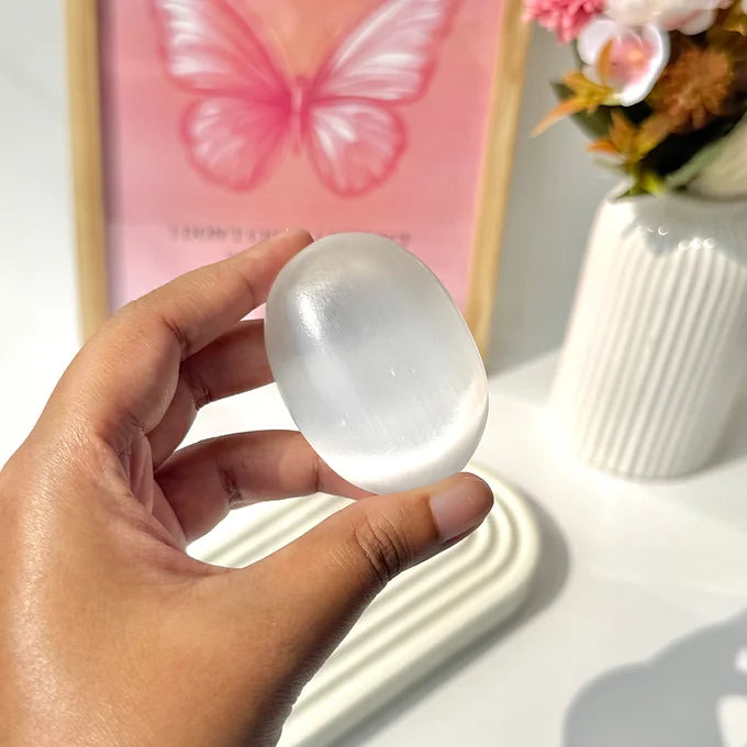 The Ultimate AURA & SPACE Cleanser Selenite Palm stone