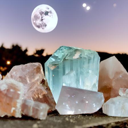 What Are Crystal Bracelets And How Do They Work?